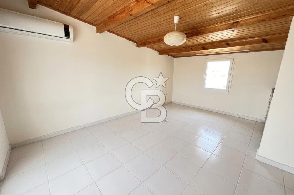 FOÇA'DA DENİZ VE DOĞA MANZARALI, 580 M2 BAHÇELİ, MÜSTAKİL EV