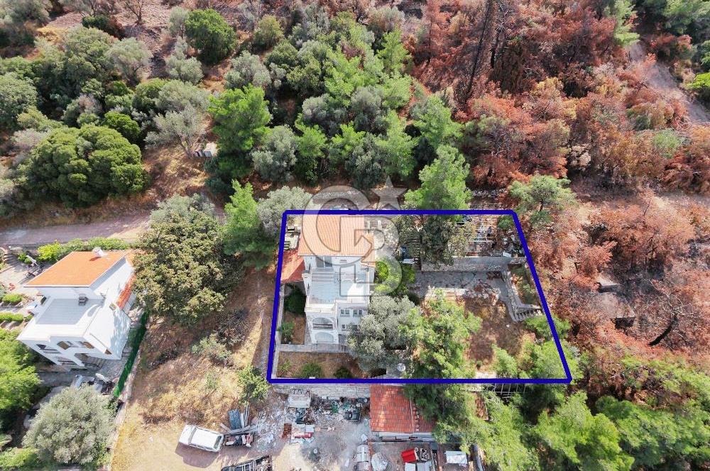 FOÇA'DA DENİZ VE DOĞA MANZARALI, 580 M2 BAHÇELİ, MÜSTAKİL EV