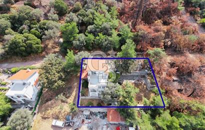 FOÇA'DA DENİZ VE DOĞA MANZARALI, 580 M2 BAHÇELİ, MÜSTAKİL EV