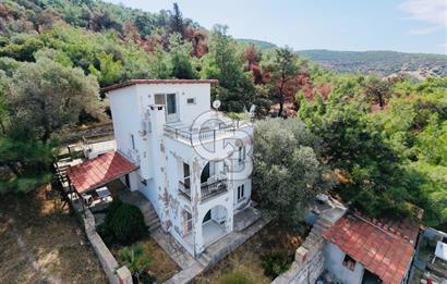 FOÇA'DA DENİZ VE DOĞA MANZARALI, 580 M2 BAHÇELİ, MÜSTAKİL EV