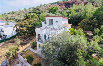 FOÇA'DA DENİZ VE DOĞA MANZARALI, 580 M2 BAHÇELİ, MÜSTAKİL EV