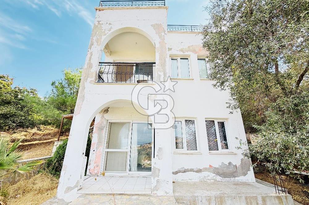 FOÇA'DA DENİZ VE DOĞA MANZARALI, 580 M2 BAHÇELİ, MÜSTAKİL EV