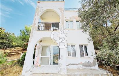 FOÇA'DA DENİZ VE DOĞA MANZARALI, 580 M2 BAHÇELİ, MÜSTAKİL EV