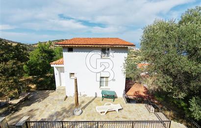 FOÇA'DA DENİZ VE DOĞA MANZARALI, 580 M2 BAHÇELİ, MÜSTAKİL EV