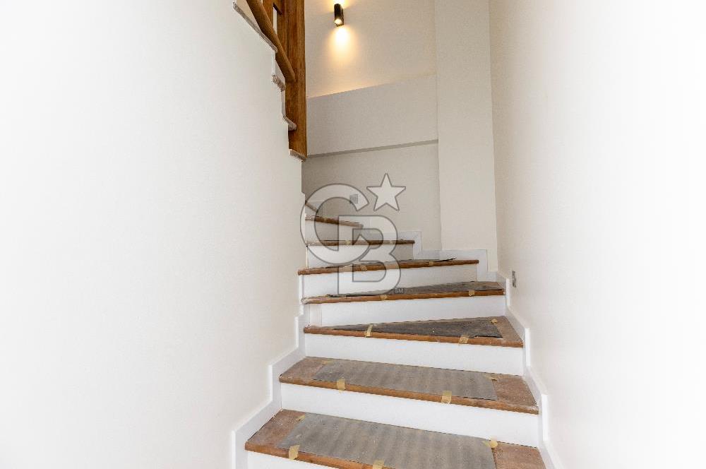 MENDERES COLDWELL BANKER POYRAZDAN KÖŞE KONUM LÜKS 4+1 VİLLA