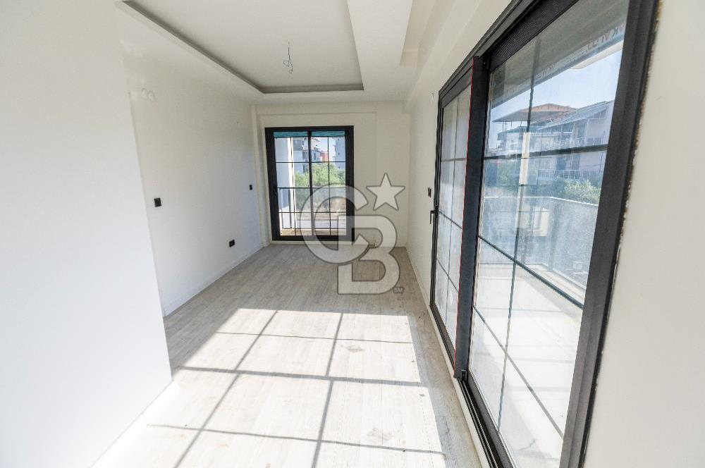 MENDERES COLDWELL BANKER POYRAZDAN KÖŞE KONUM LÜKS 4+1 VİLLA