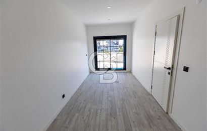 MENDERES COLDWELL BANKER POYRAZDAN KÖŞE KONUM LÜKS 4+1 VİLLA