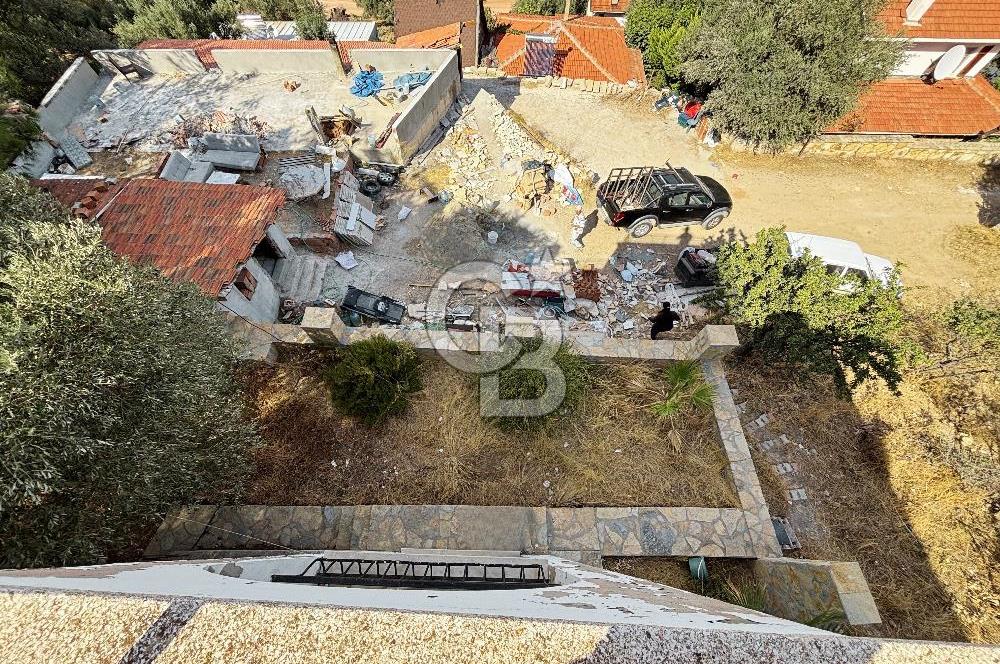 FOÇA'DA DENİZ VE DOĞA MANZARALI, 580 M2 BAHÇELİ, MÜSTAKİL EV