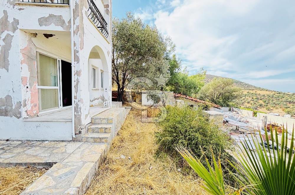 FOÇA'DA DENİZ VE DOĞA MANZARALI, 580 M2 BAHÇELİ, MÜSTAKİL EV
