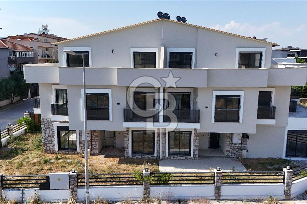 MENDERES COLDWELL BANKER POYRAZDAN KÖŞE KONUM LÜKS 4+1 VİLLA