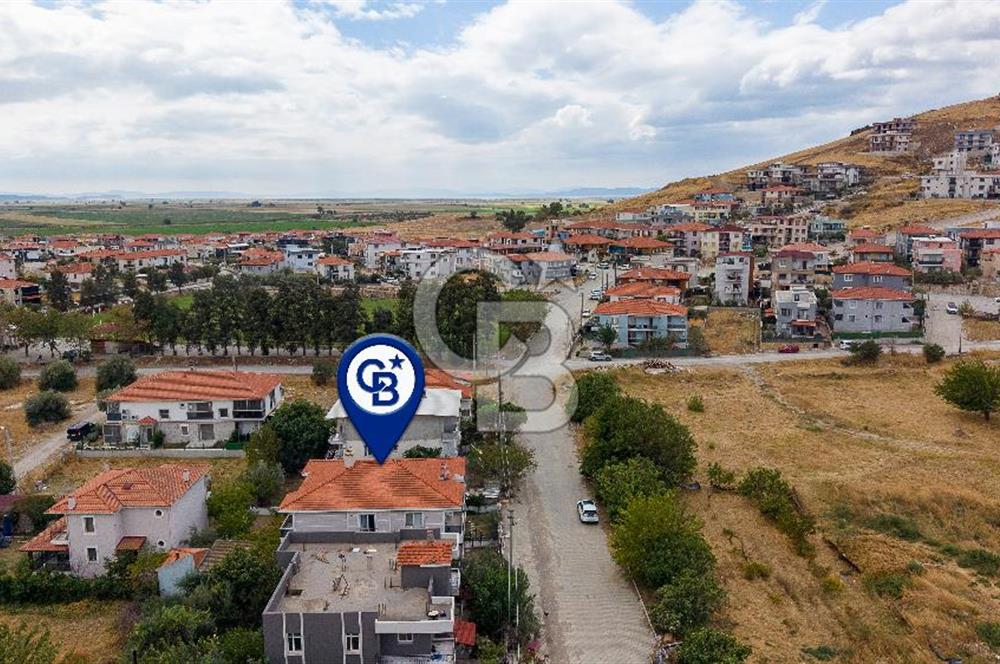 Foça Bağarası Kazım Dirik Mah. Satılık 2+1 Kapalı Mutfaklı Daire