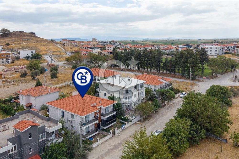 Foça Bağarası Kazım Dirik Mah. Satılık 2+1 Kapalı Mutfaklı Daire