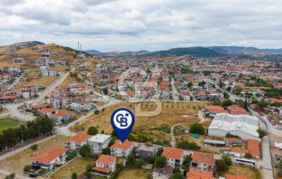 Foça Bağarası Kazım Dirik Mah. Satılık 2+1 Kapalı Mutfaklı Daire