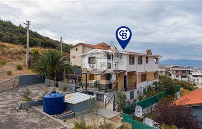 Yenifoça'da Satılık Havuzlu 3 Daireli Komple Bina