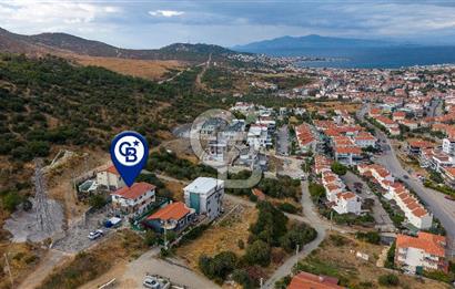 Yenifoça'da Satılık Havuzlu 3 Daireli Komple Bina