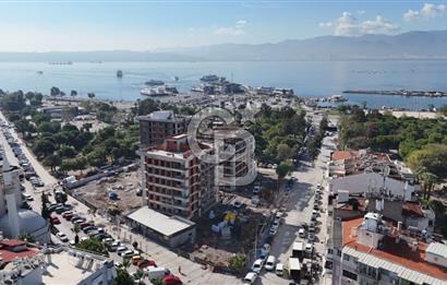 İZMİR KARŞIKAYA BOSTANLI İSKELE KARŞISINDA 1+1 SATILIK DAİRE CB-PH