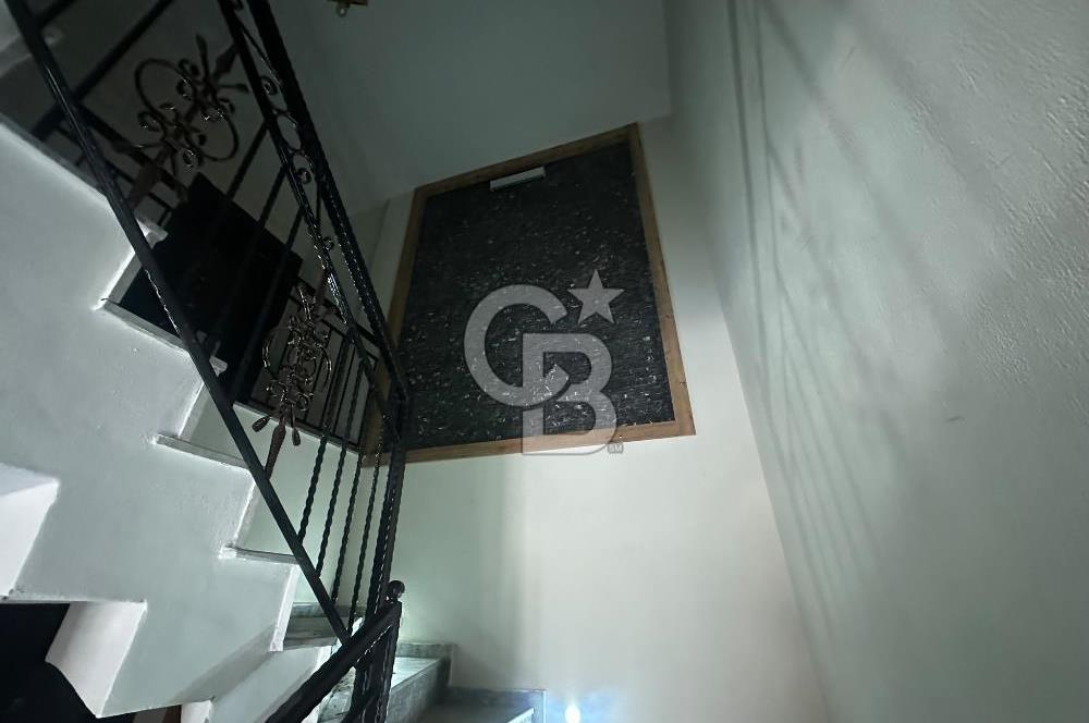 Foça Yenibağarası Mahallesi'nde Kiralık 3+1 Daire