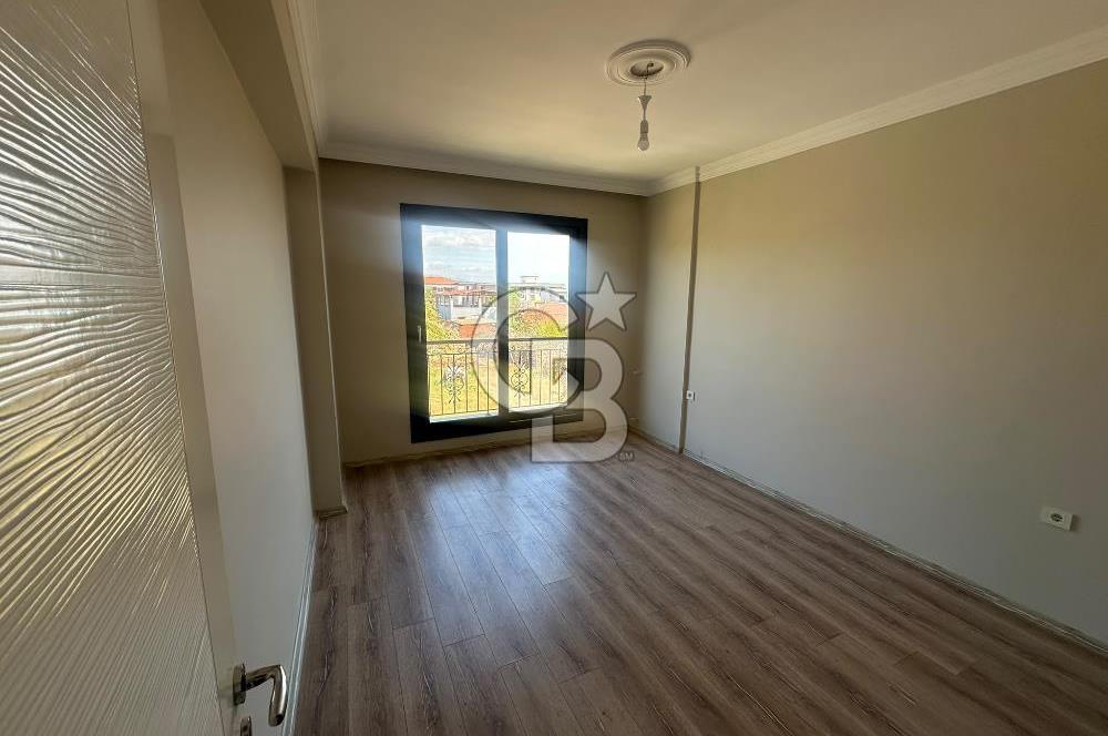 Foça Yenibağarası Mahallesi'nde Kiralık 3+1 Daire
