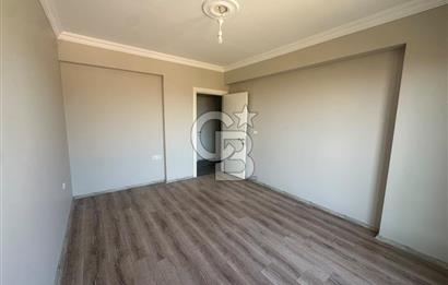 Foça Yenibağarası Mahallesi'nde Kiralık 3+1 Daire