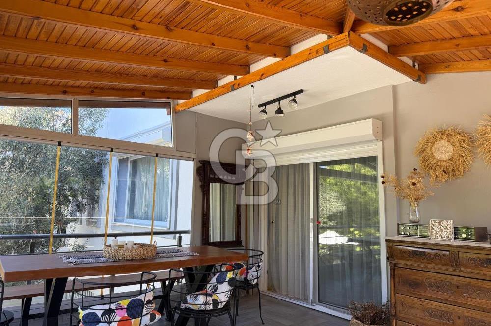 Foça İsmetpaşa Mah. Eşyalı Kiralık 3+1 Havuzlu Villa