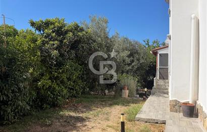 Foça İsmetpaşa Mah. Eşyalı Kiralık 3+1 Havuzlu Villa