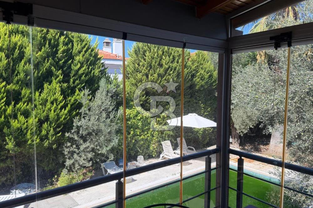 Foça İsmetpaşa Mah. Eşyalı Kiralık 3+1 Havuzlu Villa