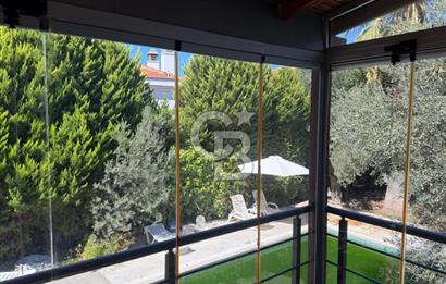 Foça İsmetpaşa Mah. Eşyalı Kiralık 3+1 Havuzlu Villa