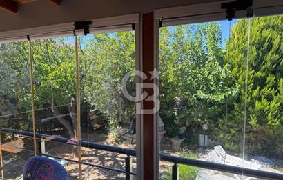 Foça İsmetpaşa Mah. Eşyalı Kiralık 3+1 Havuzlu Villa