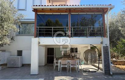 Foça İsmetpaşa Mah. Eşyalı Kiralık 3+1 Havuzlu Villa