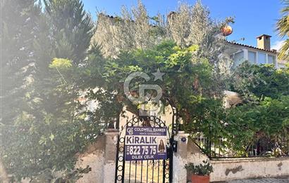 Foça İsmetpaşa Mah. Eşyalı Kiralık 3+1 Havuzlu Villa
