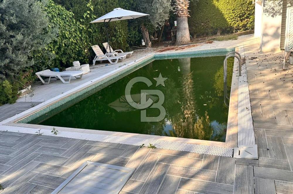 Foça İsmetpaşa Mah. Eşyalı Kiralık 3+1 Havuzlu Villa
