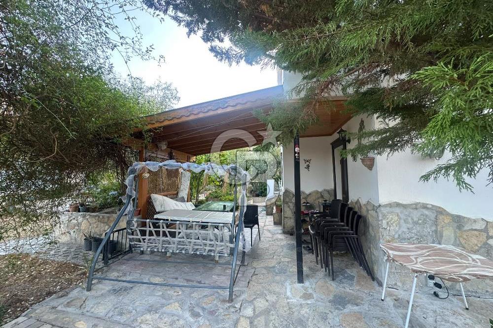 Foça Atatürk Mah. Pırıl Evler Sitesi'nde Eşyasız Kiralık Villa