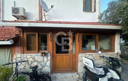 Foça Atatürk Mah. Pırıl Evler Sitesi'nde Eşyasız Kiralık Villa
