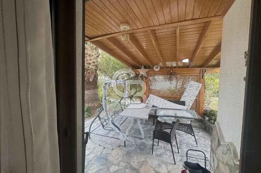 Foça Atatürk Mah. Pırıl Evler Sitesi'nde Eşyasız Kiralık Villa