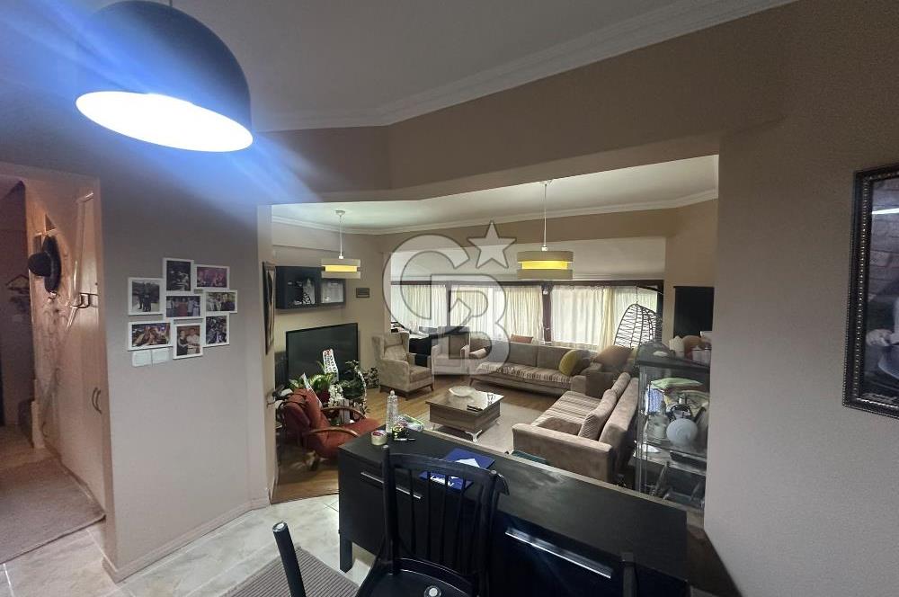 Foça Atatürk Mah. Pırıl Evler Sitesi'nde Eşyasız Kiralık Villa