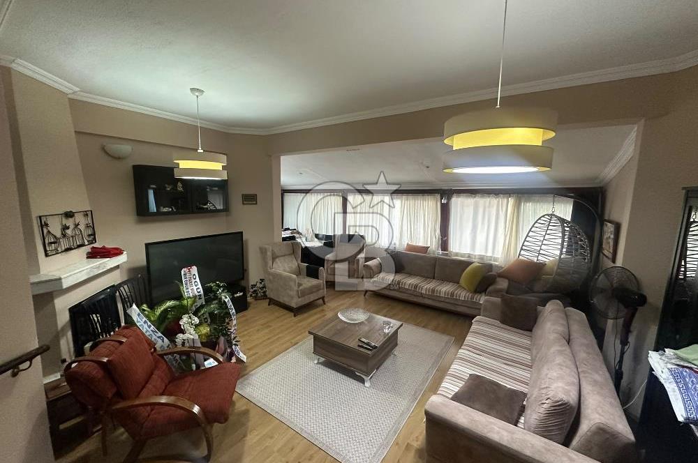Foça Atatürk Mah. Pırıl Evler Sitesi'nde Eşyasız Kiralık Villa