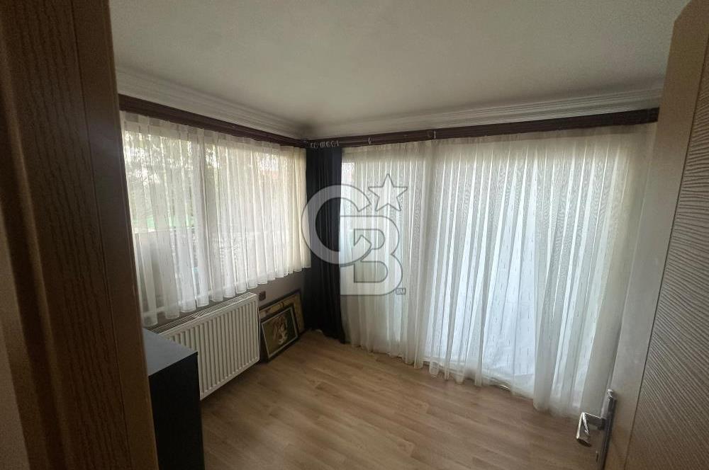 Foça Atatürk Mah. Pırıl Evler Sitesi'nde Eşyasız Kiralık Villa