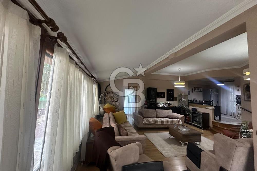 Foça Atatürk Mah. Pırıl Evler Sitesi'nde Eşyasız Kiralık Villa