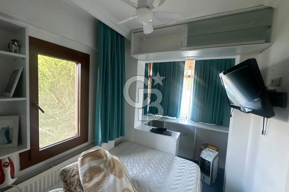 Foça Atatürk Mah. Pırıl Evler Sitesi'nde Eşyasız Kiralık Villa