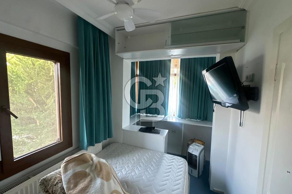 Foça Atatürk Mah. Pırıl Evler Sitesi'nde Eşyasız Kiralık Villa