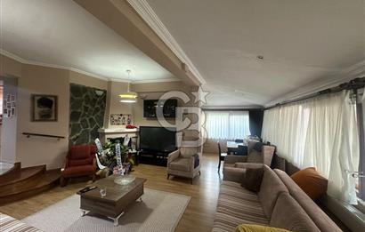 Foça Atatürk Mah. Pırıl Evler Sitesi'nde Eşyasız Kiralık Villa