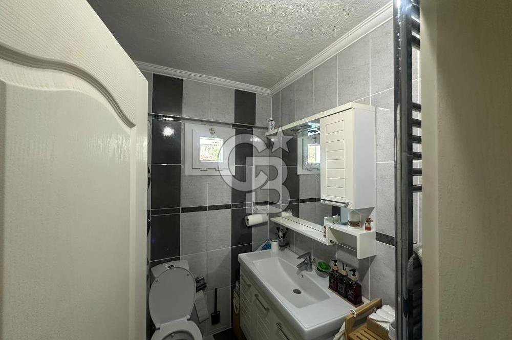 Foça Atatürk Mah. Pırıl Evler Sitesi'nde Eşyasız Kiralık Villa