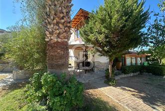 Foça Atatürk Mah. Pırıl Evler Sitesi'nde Eşyasız Kiralık Villa - 1 - 376911