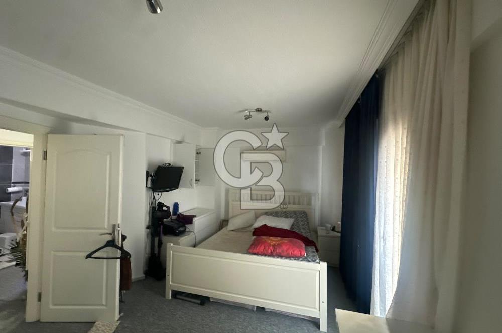 Foça Atatürk Mah. Pırıl Evler Sitesi'nde Eşyasız Kiralık Villa