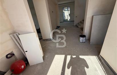 MODERN YAŞAMA UYGUN GENİŞ AYRICALIKLI SİTE İÇİNDE VİLLA