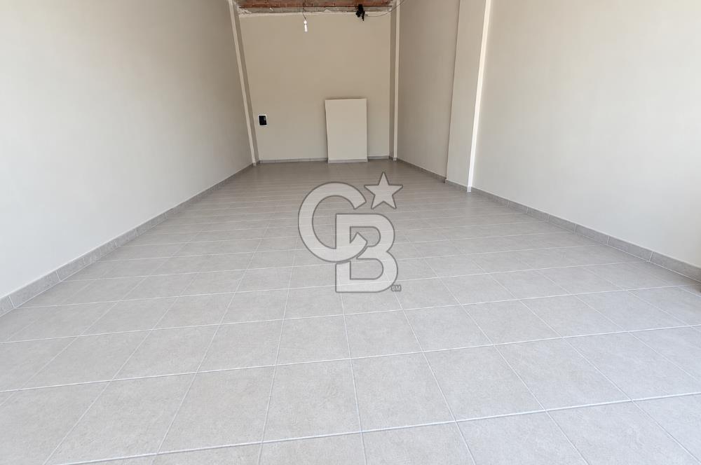 SULTANBEYLİ HAYAT ÇARŞIDA 76 M² VİTRİNLİ KİRALIK DÜKKÂN