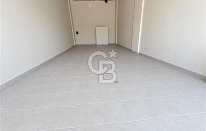 SULTANBEYLİ HAYAT ÇARŞIDA 76 M² VİTRİNLİ KİRALIK DÜKKÂN