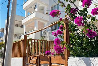   KARABURUN MERKEZDE PANORAMİK DENİZ MANZARALI, ÖZEL BAHÇELİ 2+1 DAİRE - 1 - 376955