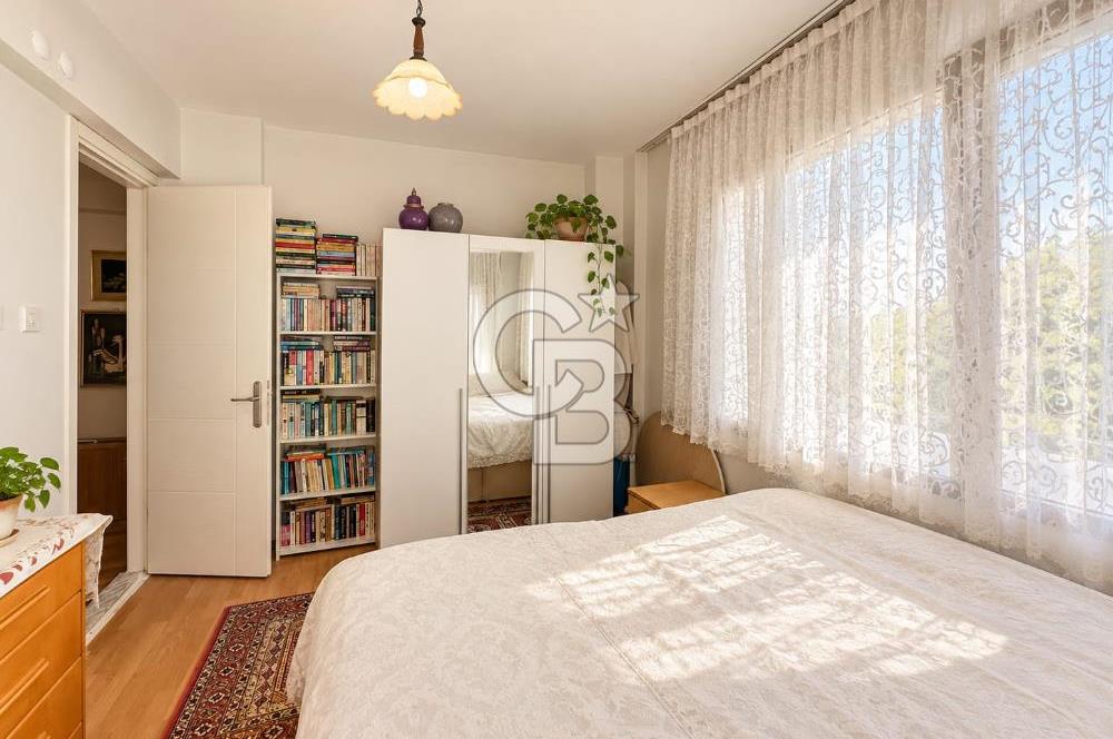  KARABURUN MERKEZDE PANORAMİK DENİZ MANZARALI, ÖZEL BAHÇELİ 2+1 DAİRE