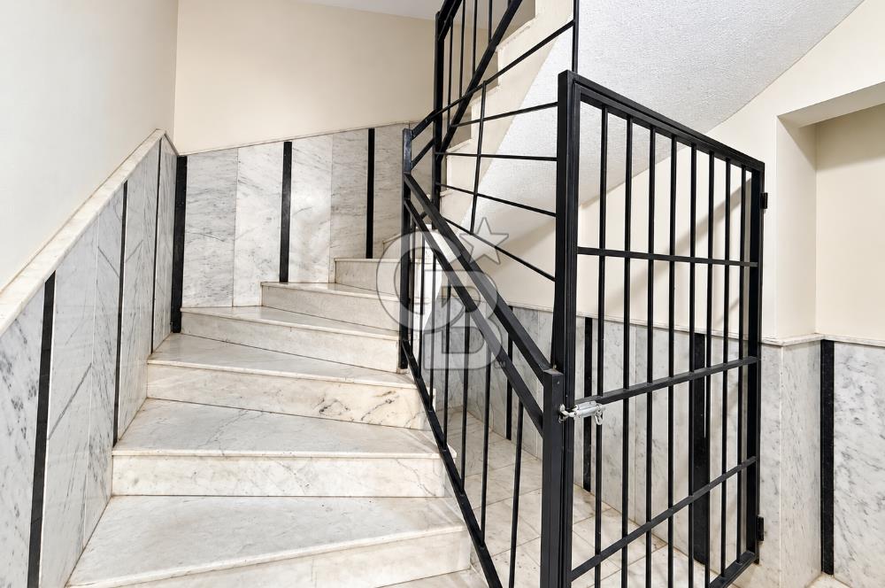 BORNOVA’NIN MERKEZİNDE AŞIK VEYSEL PARKI MANZARALI SATILIK DAİRE